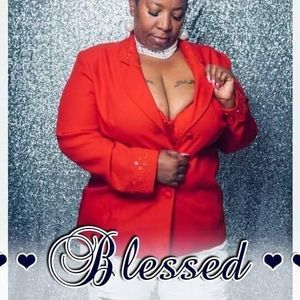 Meet your Posher, Angie